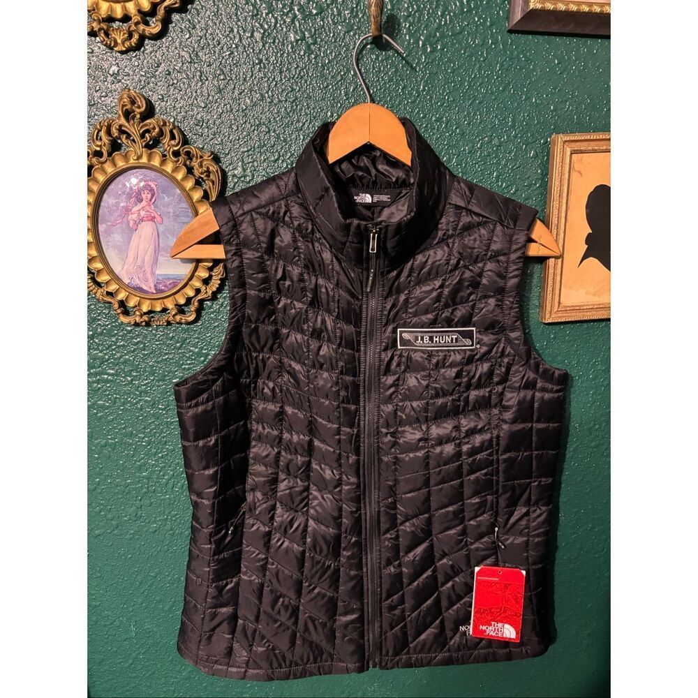 THE NORTH FACE THERMAL BLACK QUILTED NWT VEST SIZE MEDIUM